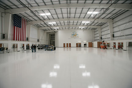 LB Hangar1