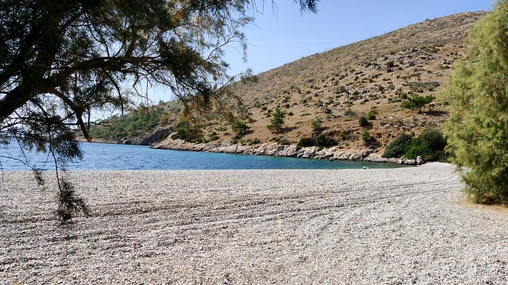 Elintas Bay